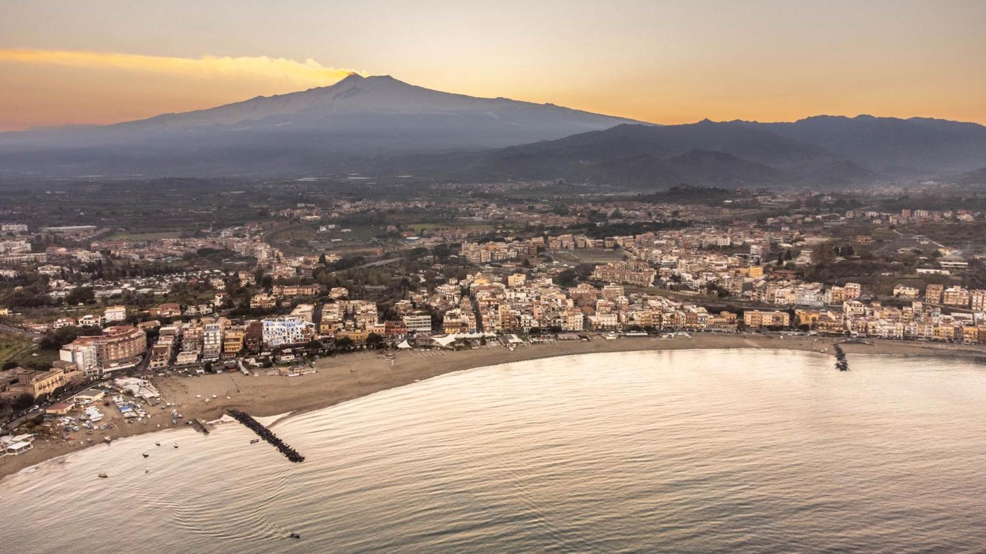 Camurria Apartments Giardini Naxos Exterior photo
